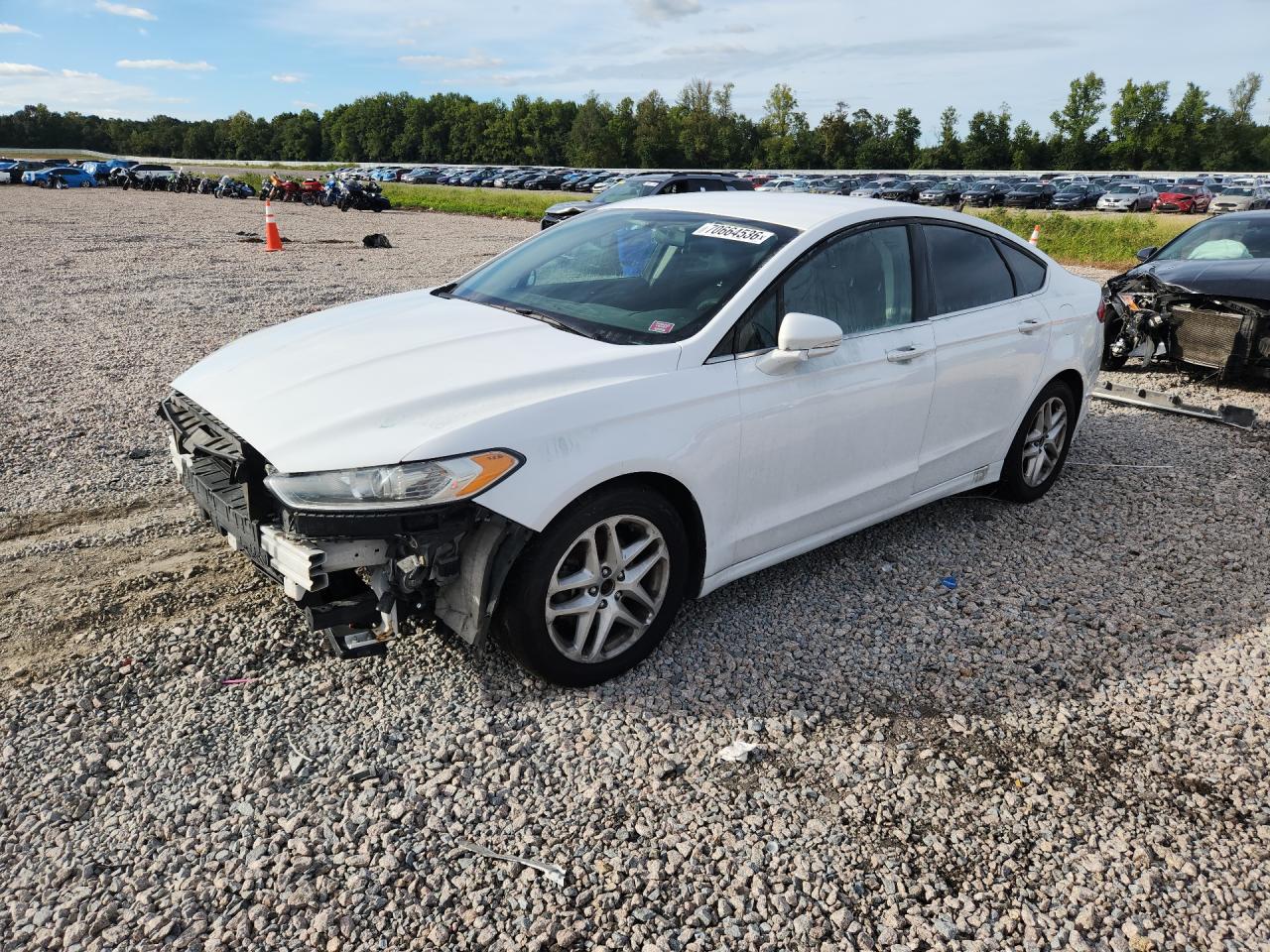 Photo of the 2015 FORD FUSION SE