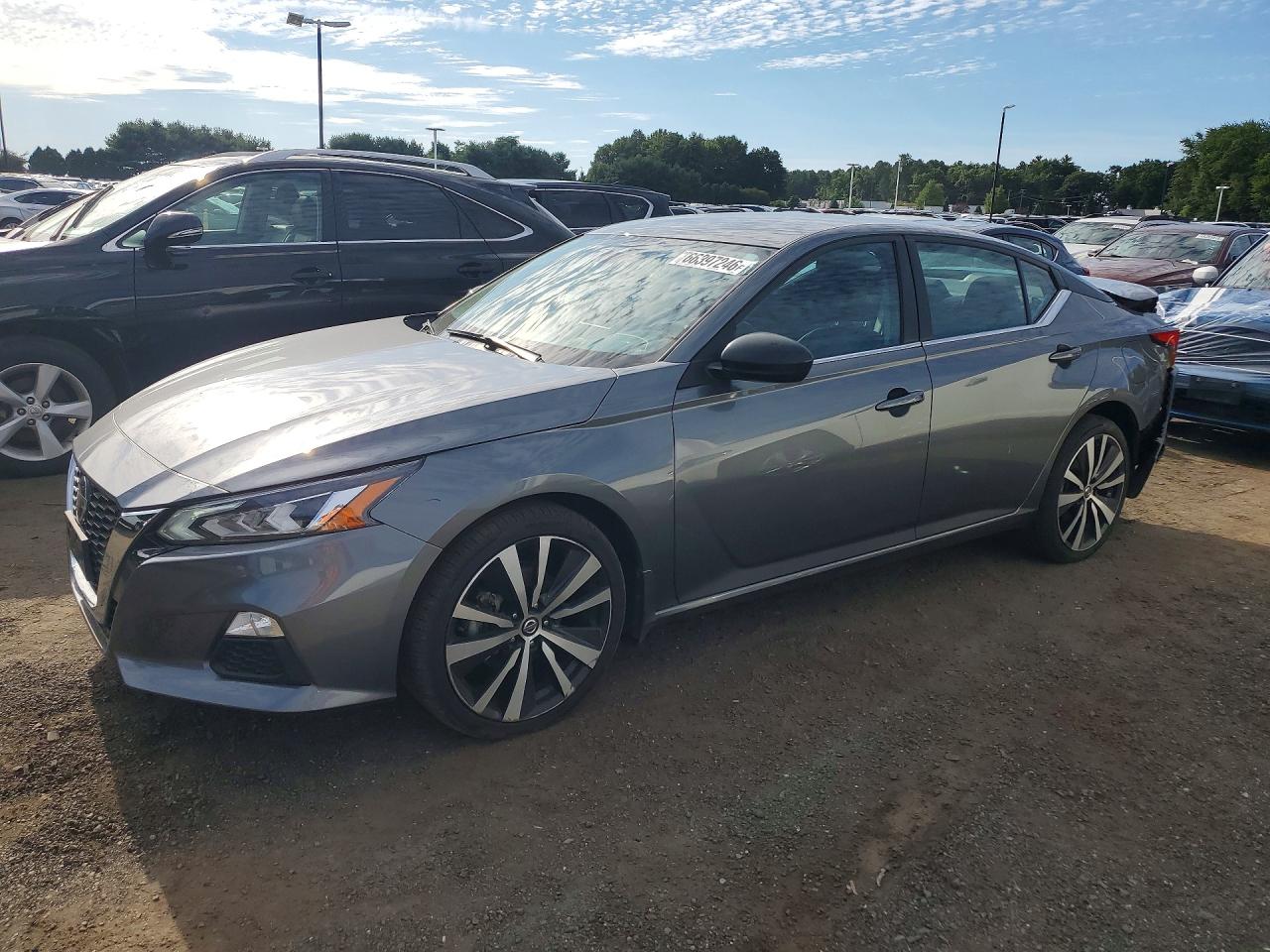 Photo of the 2021 NISSAN ALTIMA SR