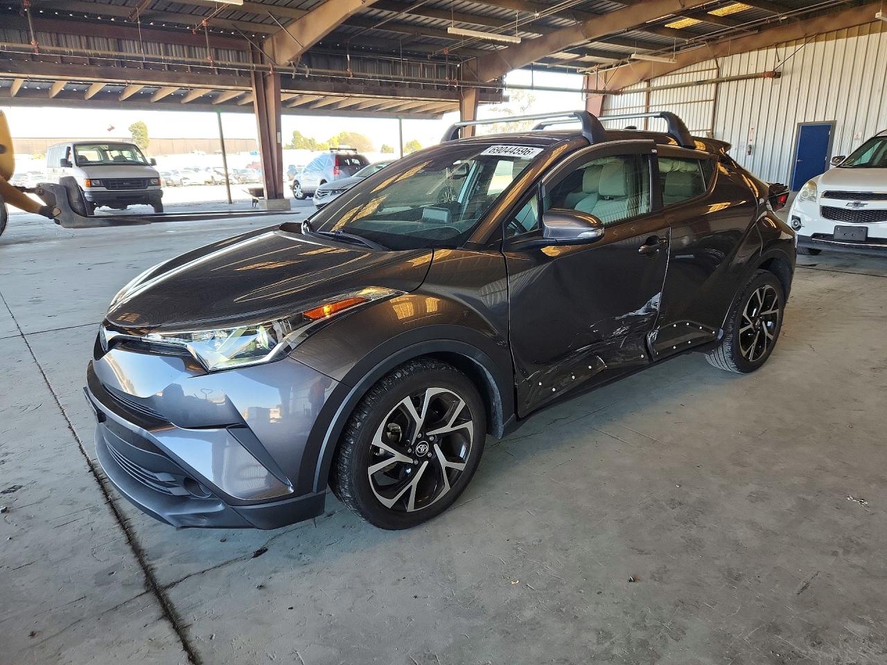 Photo of the 2019 TOYOTA C-HR XLE