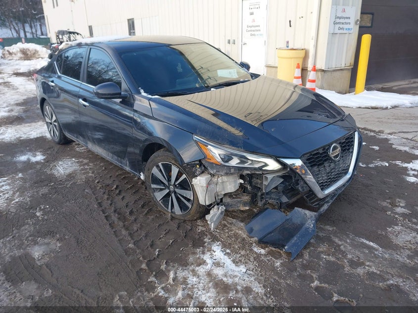 Photo of the 2021 NISSAN ALTIMA SV FWD