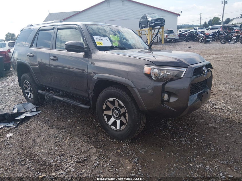Photo of the 2019 TOYOTA 4RUNNER SR5