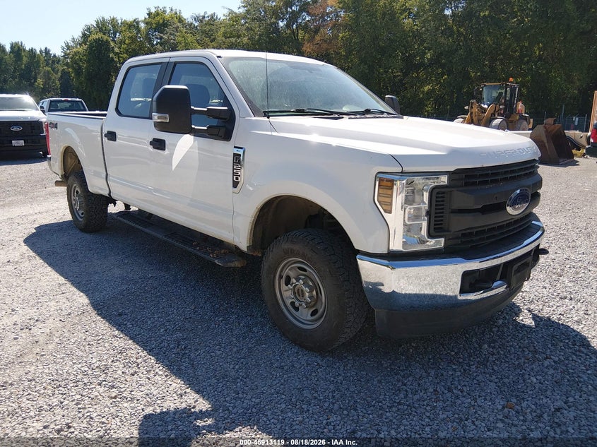 Photo of the 2019 FORD F-250 XL