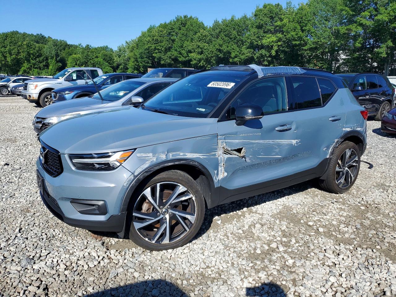 Photo of the 2020 VOLVO XC40