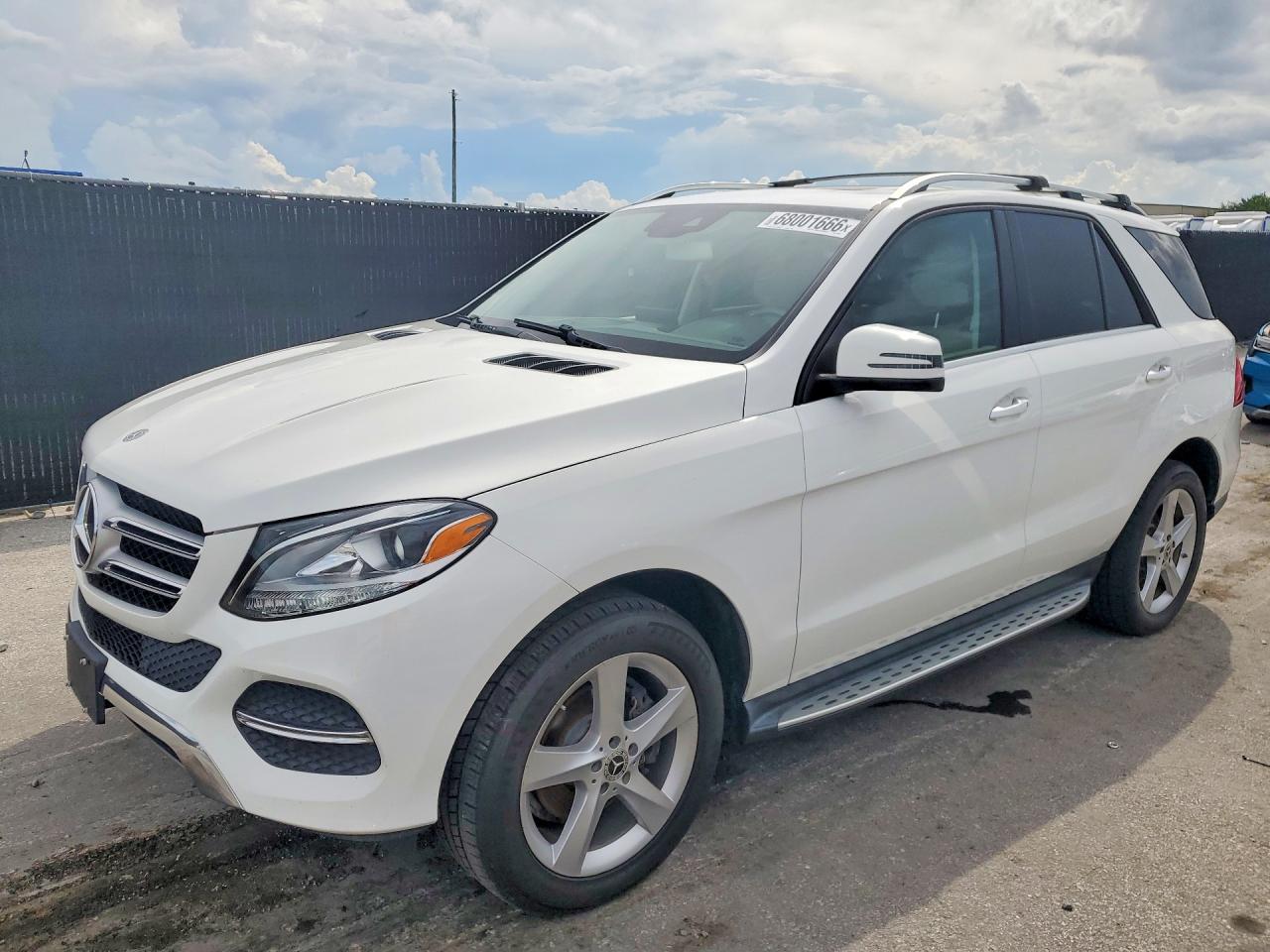 Photo of the 2017 MERCEDES-BENZ GLE 350