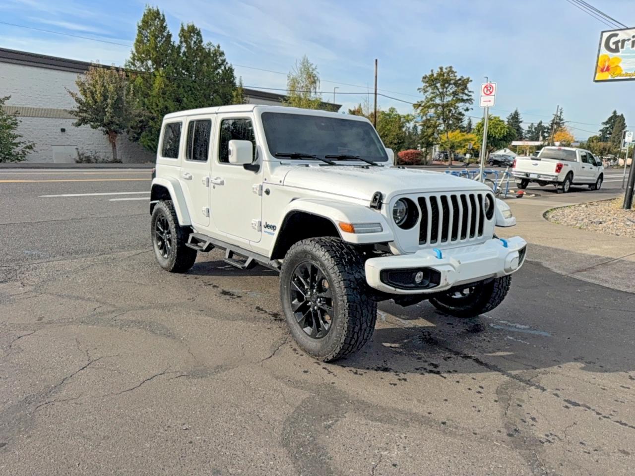 Photo of the 2021 JEEP WRANGLER UNLIMITED SAHARA 4XE