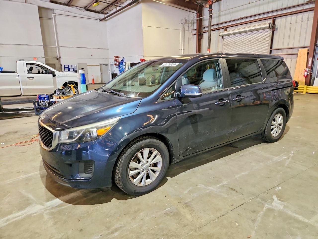 Photo of the 2017 KIA SEDONA LX