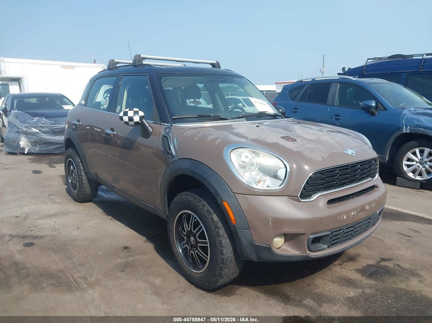 Photo of the 2013 MINI COUNTRYMAN COOPER S
