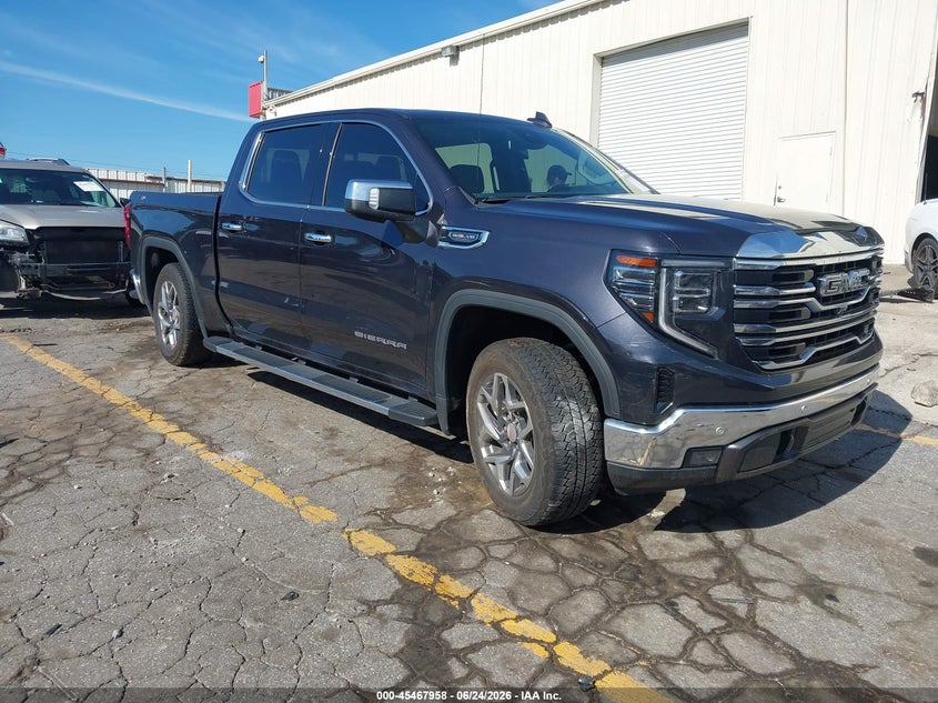 Photo of the 2025 GMC SIERRA 1500 4WD SHORT BOX SLT