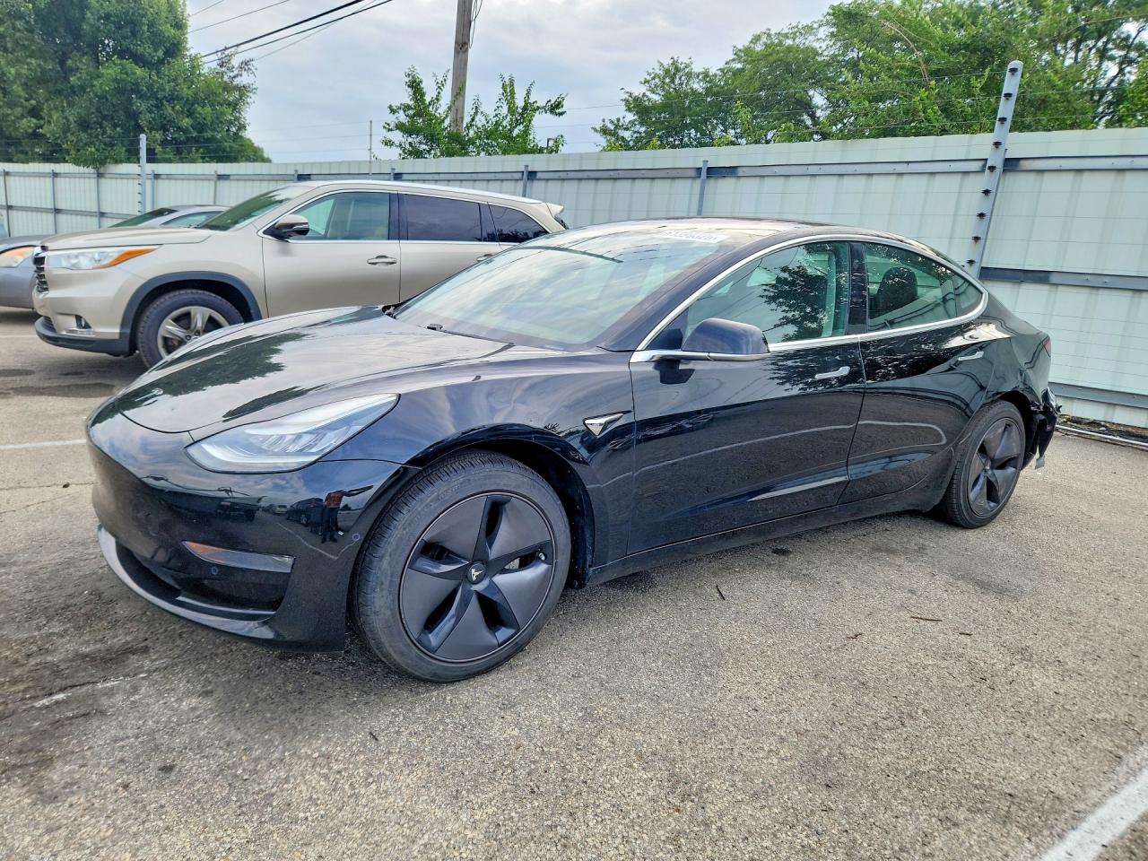 Photo of the 2019 TESLA MODEL 3