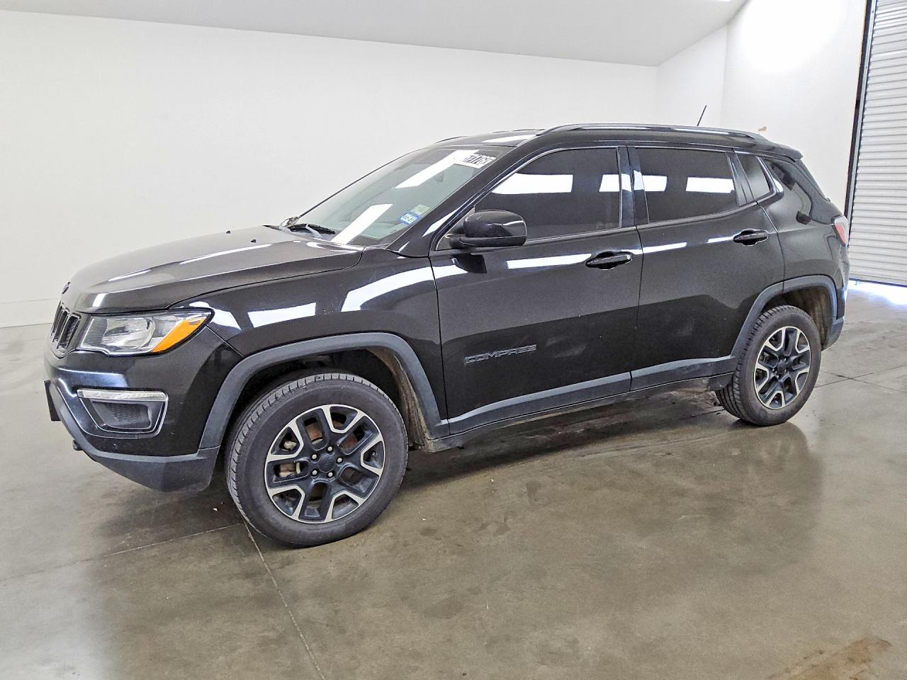 Photo of the 2020 JEEP COMPASS SPORT