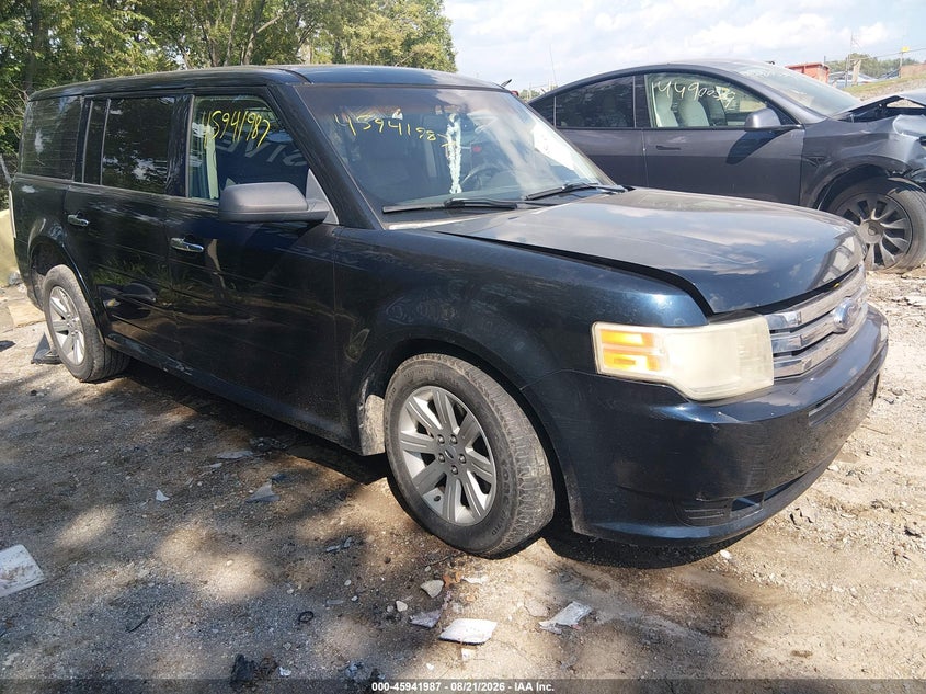 Photo of the 2010 FORD FLEX SE