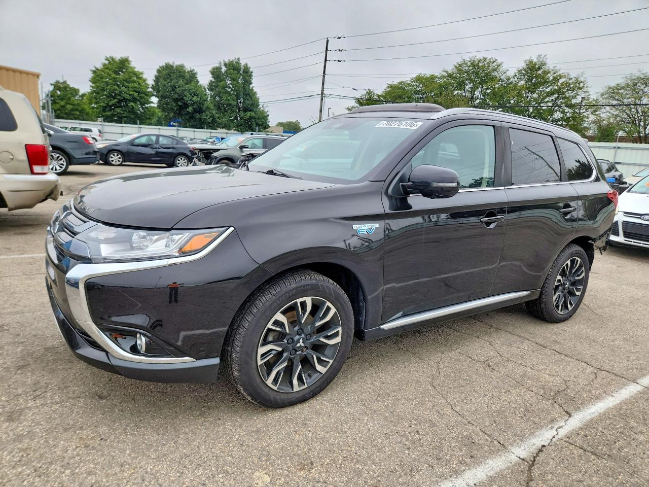 Photo of the 2018 MITSUBISHI OUTLANDER SE