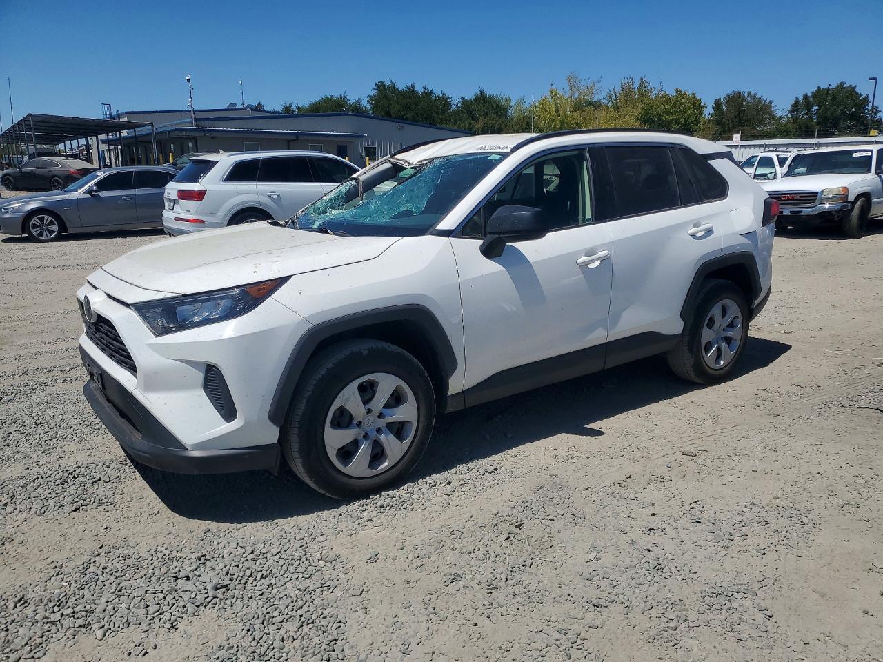 Photo of the 2019 TOYOTA RAV4 LE