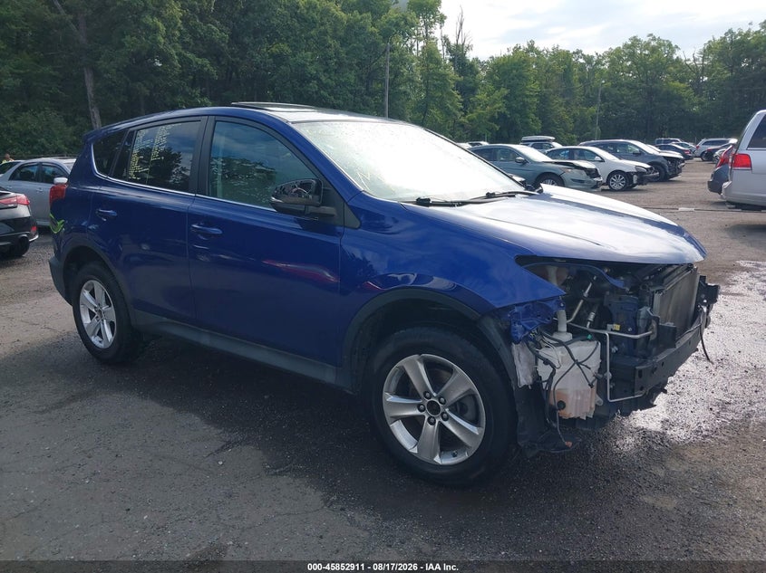 Photo of the 2015 TOYOTA RAV4 XLE
