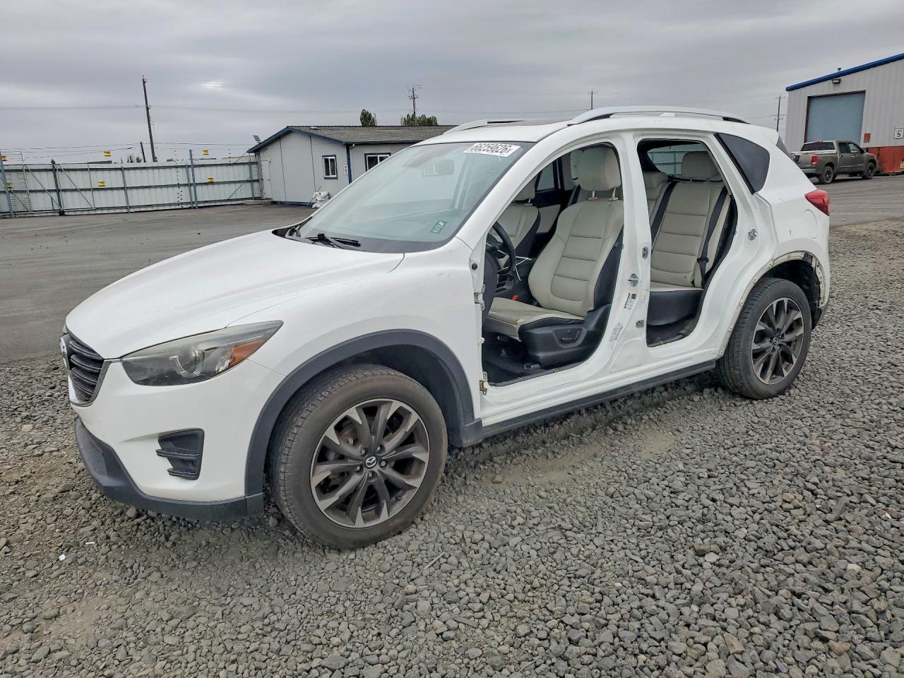 Photo of the 2016 MAZDA CX-5 GT