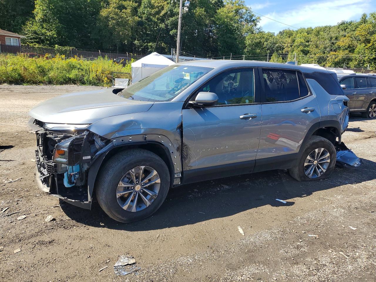 Photo of the 2026 CHEVROLET EQUINOX LT