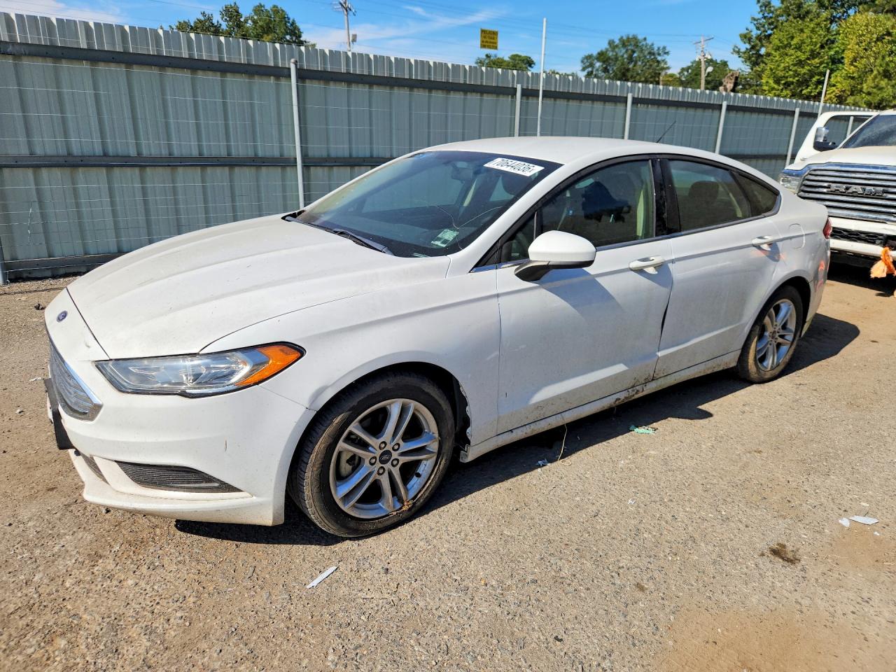 Photo of the 2018 FORD FUSION SE