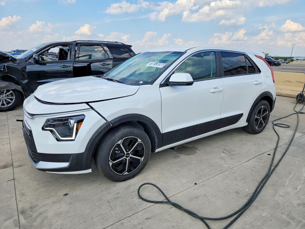 Photo of the 2026 KIA NIRO LX