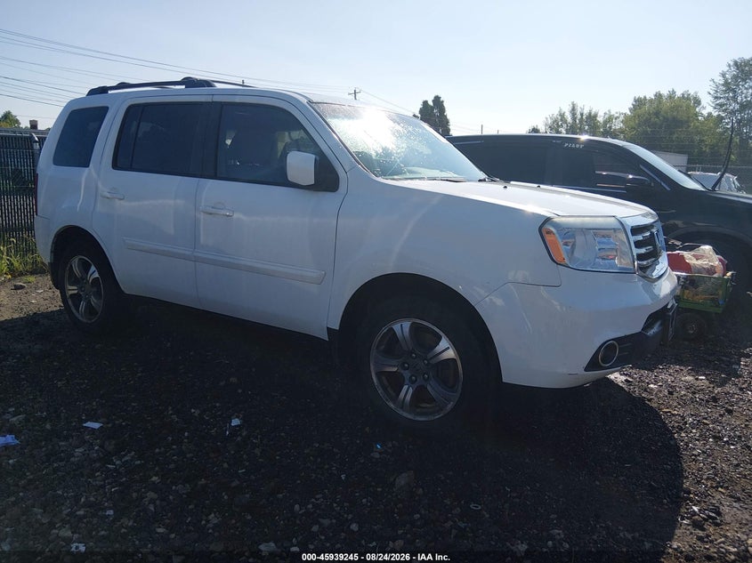 Photo of the 2015 HONDA PILOT SE