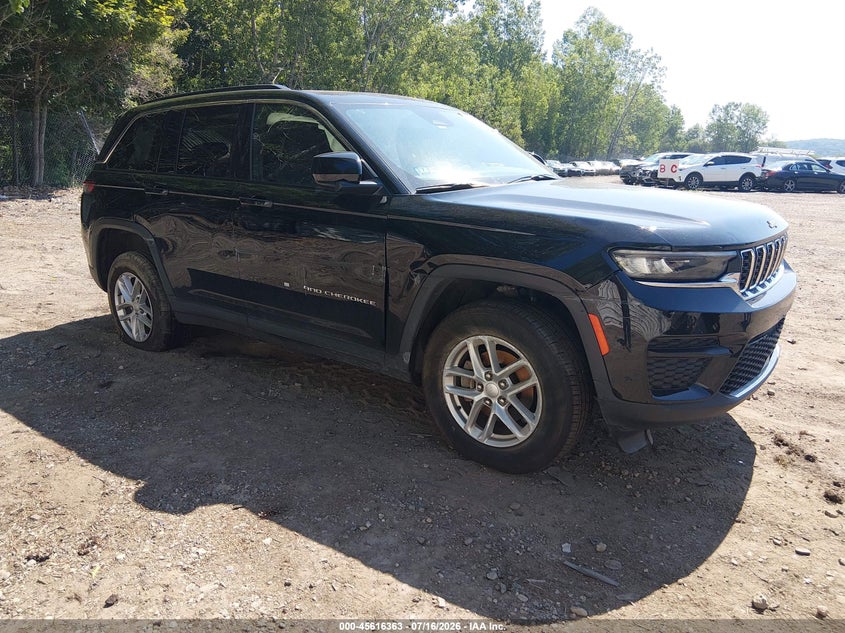 Photo of the 2025 JEEP GRAND CHEROKEE LAREDO X 4X4