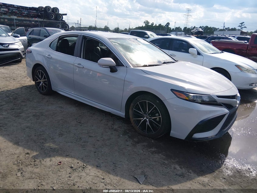 Photo of the 2023 TOYOTA CAMRY SE
