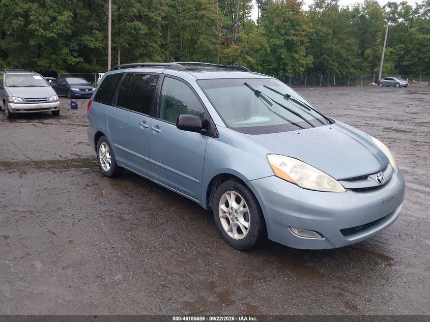 Photo of the 2006 TOYOTA SIENNA XLE