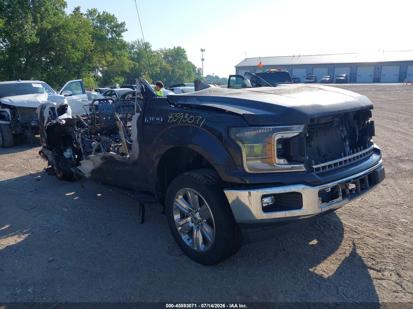 Photo of the 2020 FORD F-150 XLT
