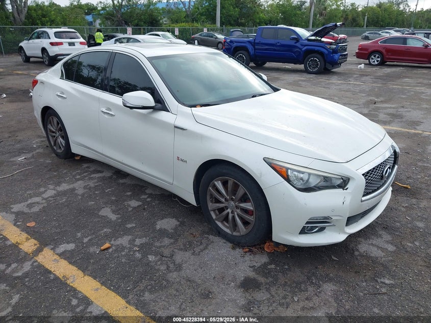 Photo of the 2016 INFINITI Q50 3.0T PREMIUM
