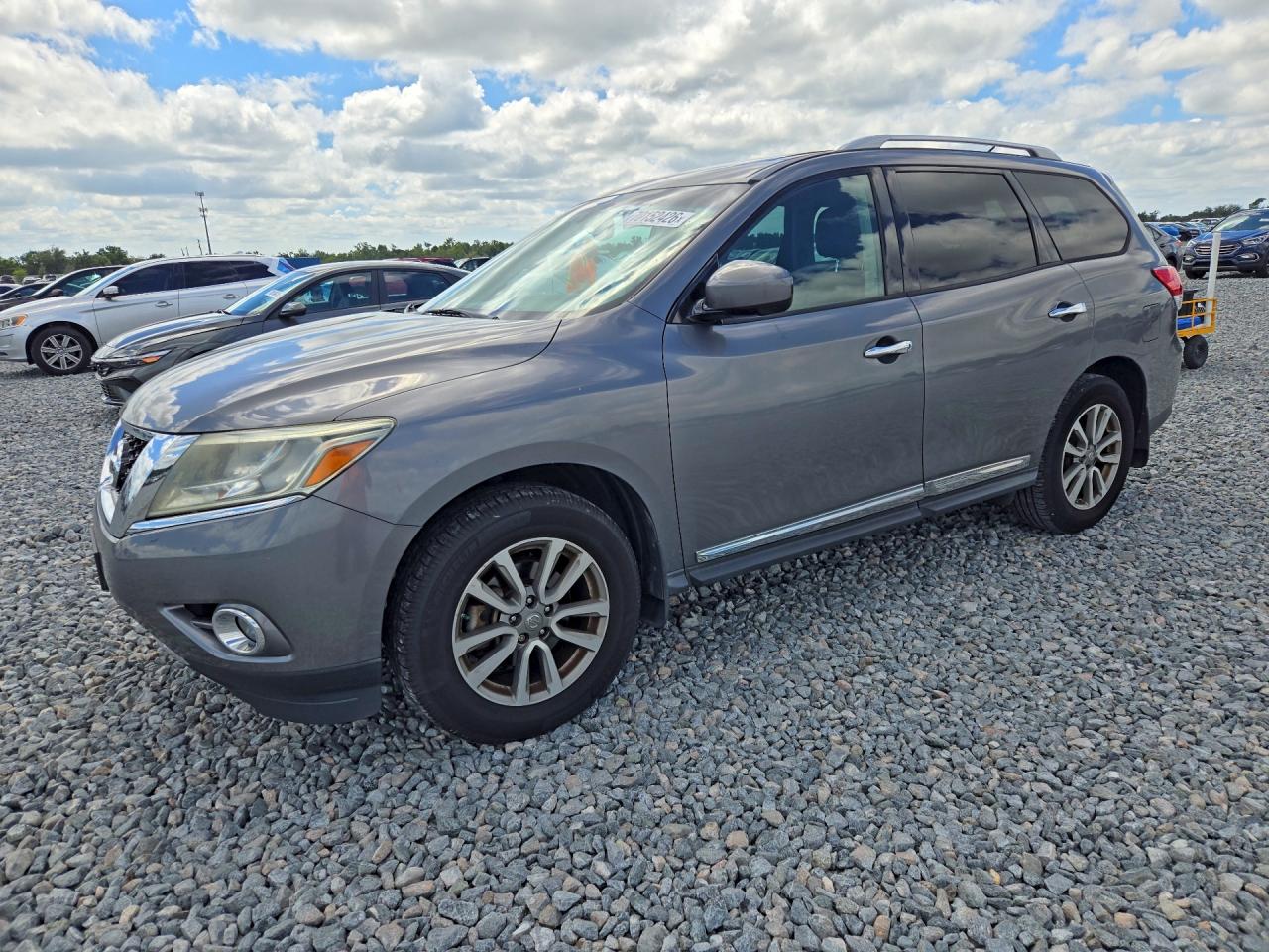 Photo of the 2016 NISSAN PATHFINDER SL