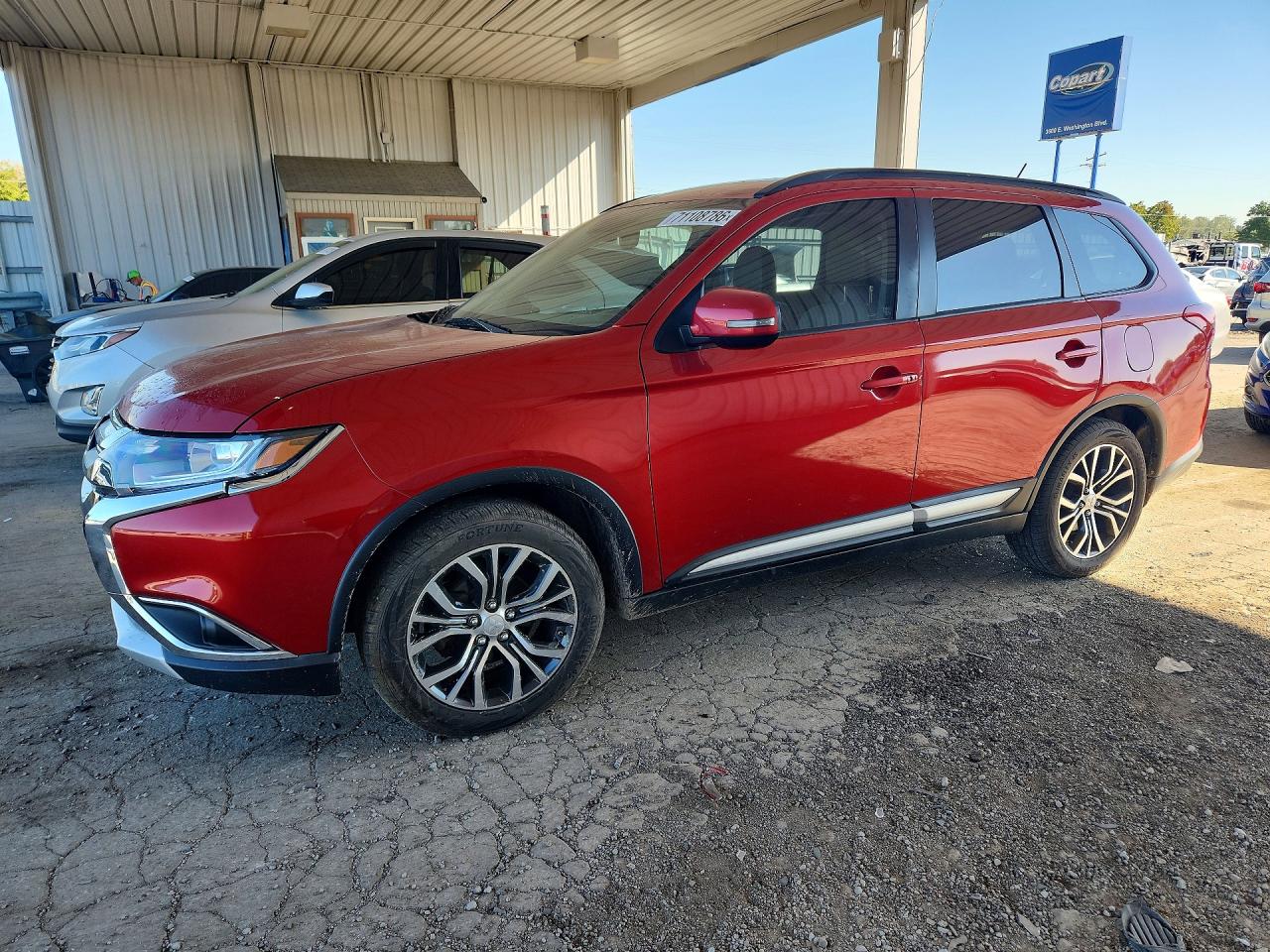 Photo of the 2016 MITSUBISHI OUTLANDER SE