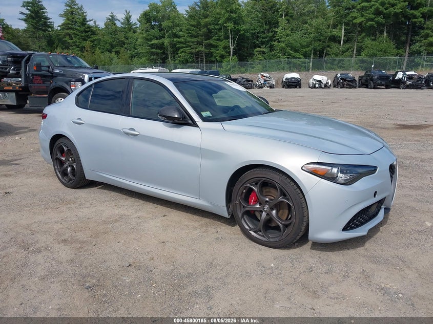 Photo of the 2020 ALFA ROMEO GIULIA TI SPORT AWD