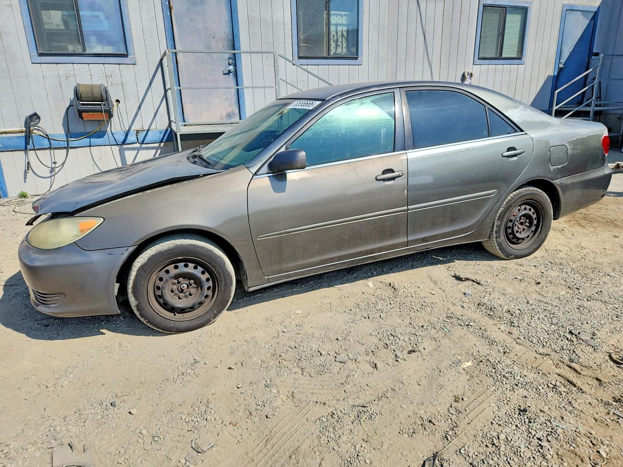 Photo of the 2005 TOYOTA CAMRY LE