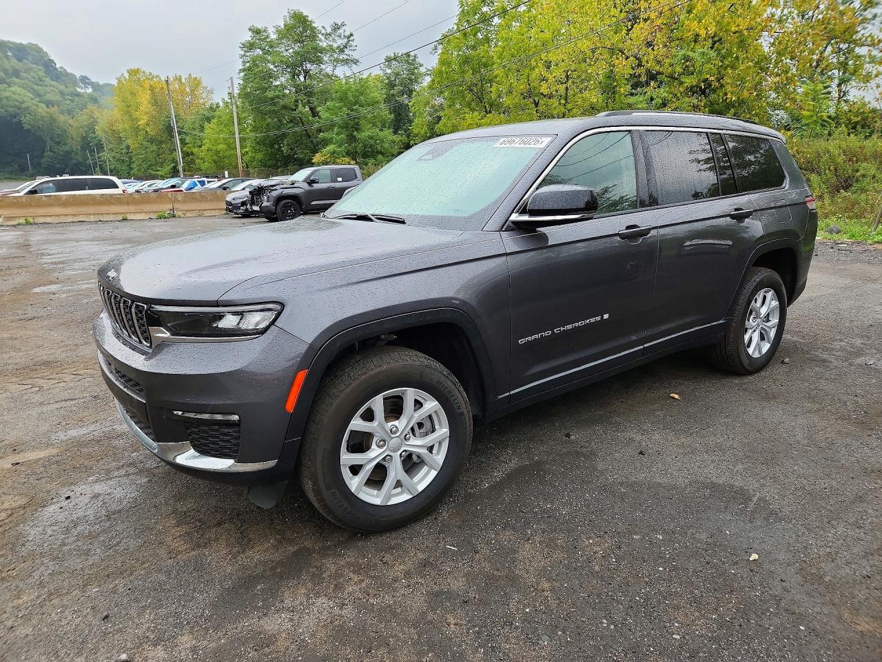 Photo of the 2023 JEEP GRAND CHEROKEE L LIMITED