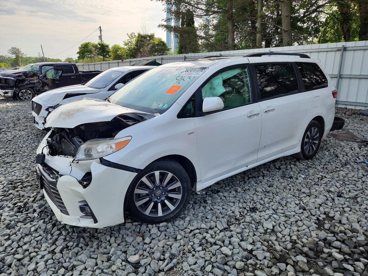 Photo of the 2019 TOYOTA SIENNA XLE 7-PASSENGER