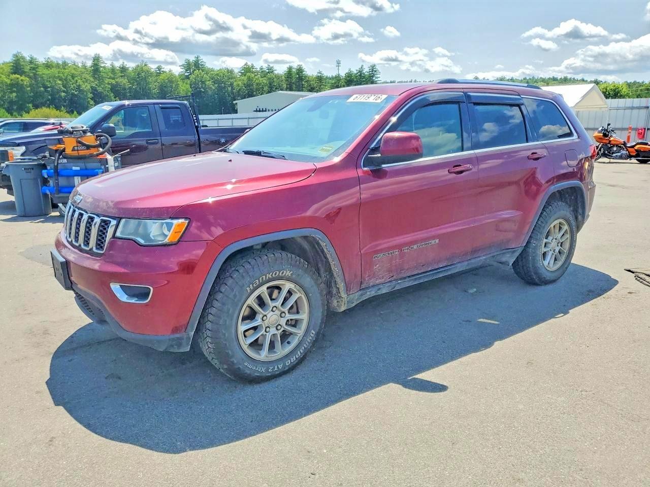 Photo of the 2018 JEEP GRAND CHEROKEE LAREDO