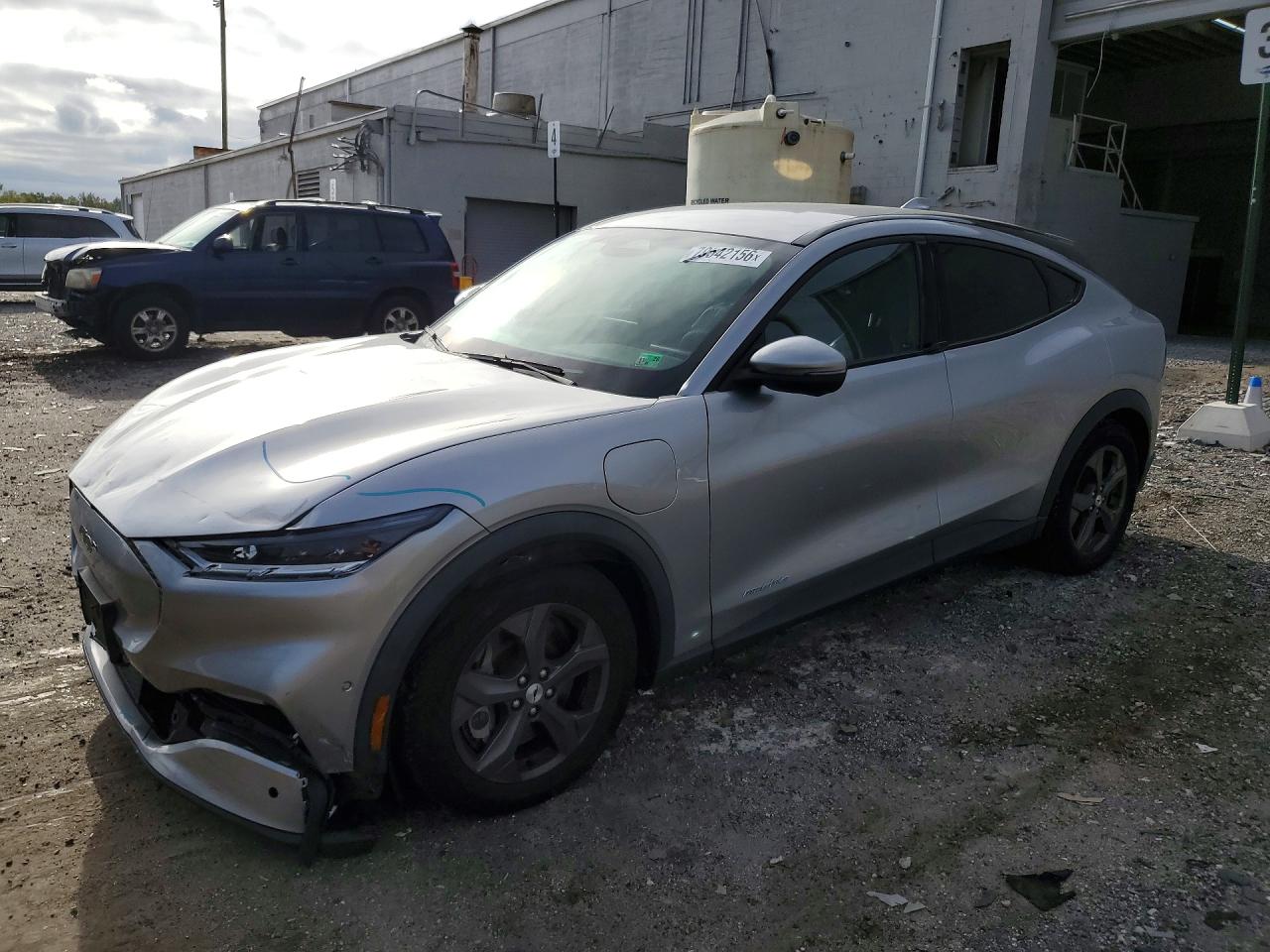 Photo of the 2021 FORD MUSTANG MACH-E SELECT