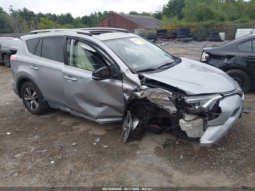 Photo of the 2018 TOYOTA RAV4 XLE