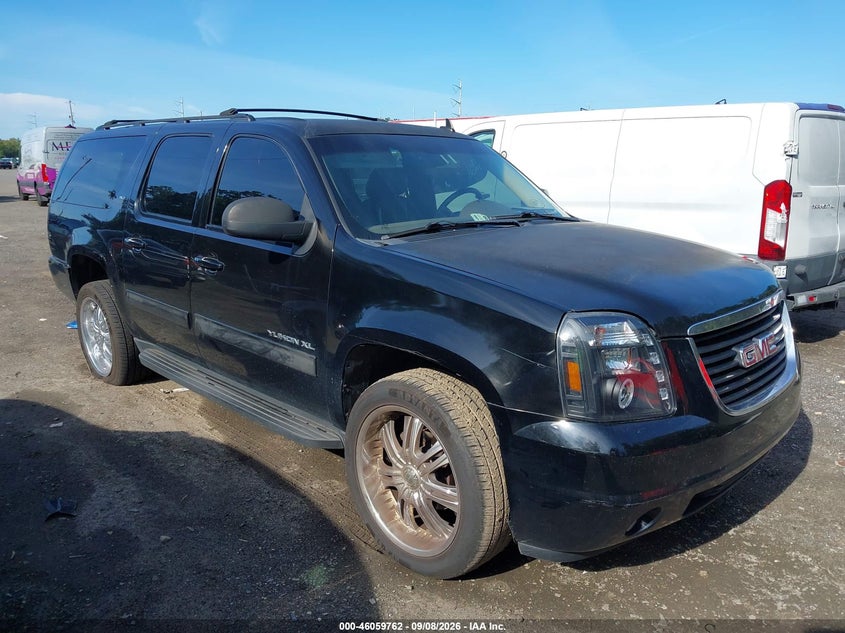 Photo of the 2013 GMC YUKON XL 1500 SLT