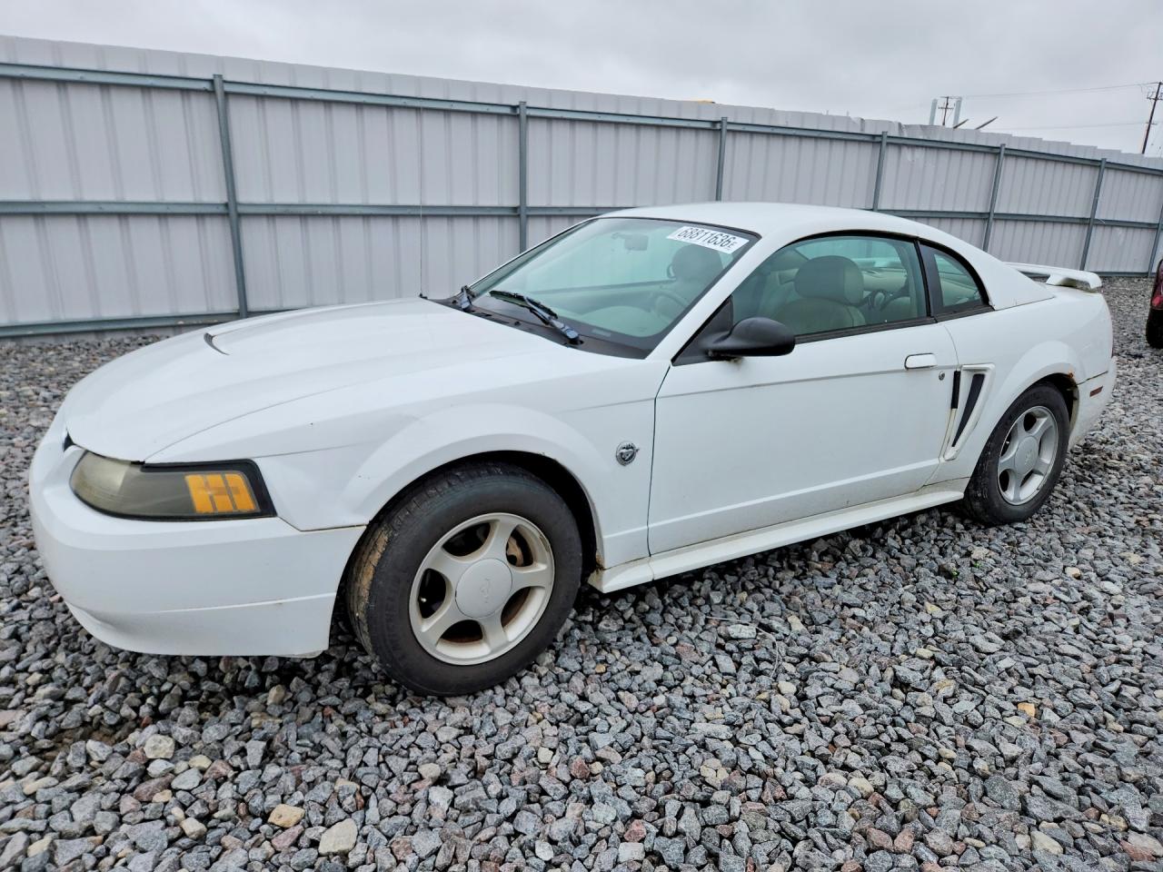 Photo of the 2004 FORD MUSTANG