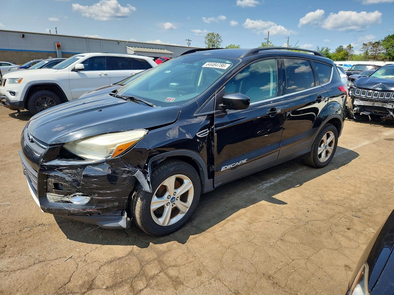 Photo of the 2014 FORD ESCAPE SE