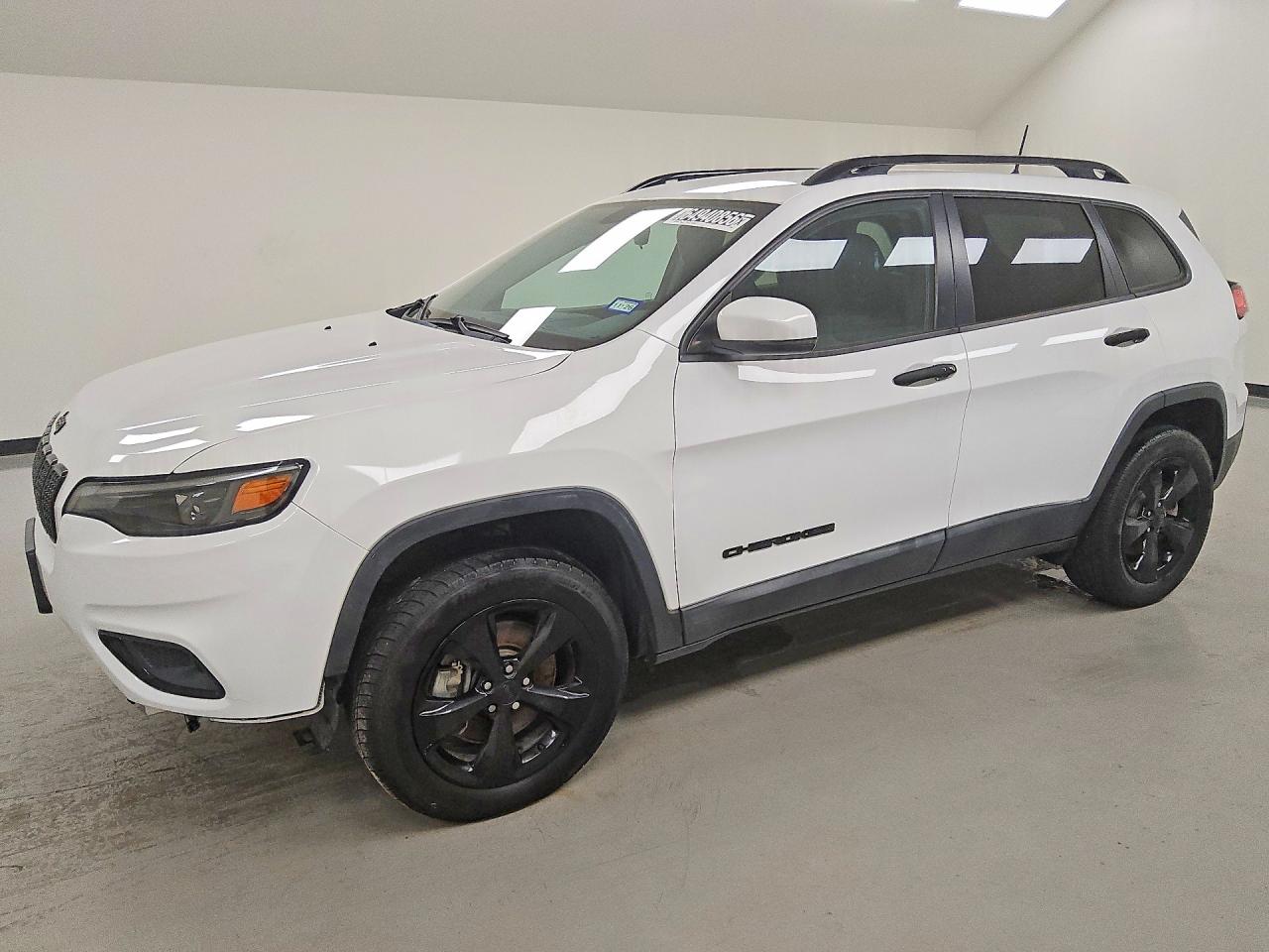 Photo of the 2020 JEEP CHEROKEE LATITUDE PLUS