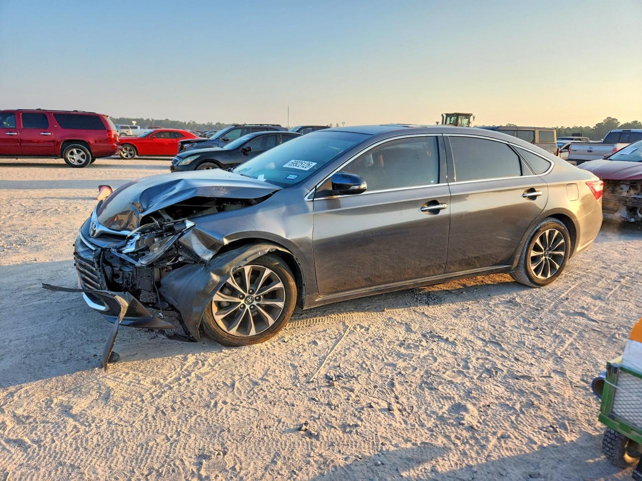 Photo of the 2016 TOYOTA AVALON XLE