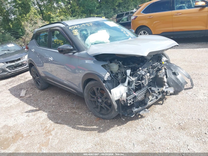 Photo of the 2023 NISSAN KICKS SR XTRONIC CVT