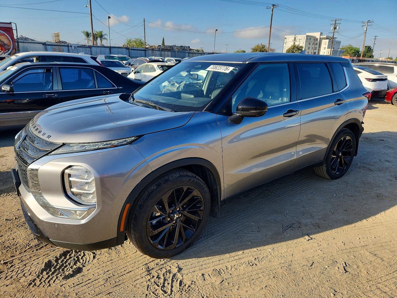 Photo of the 2022 MITSUBISHI OUTLANDER SE
