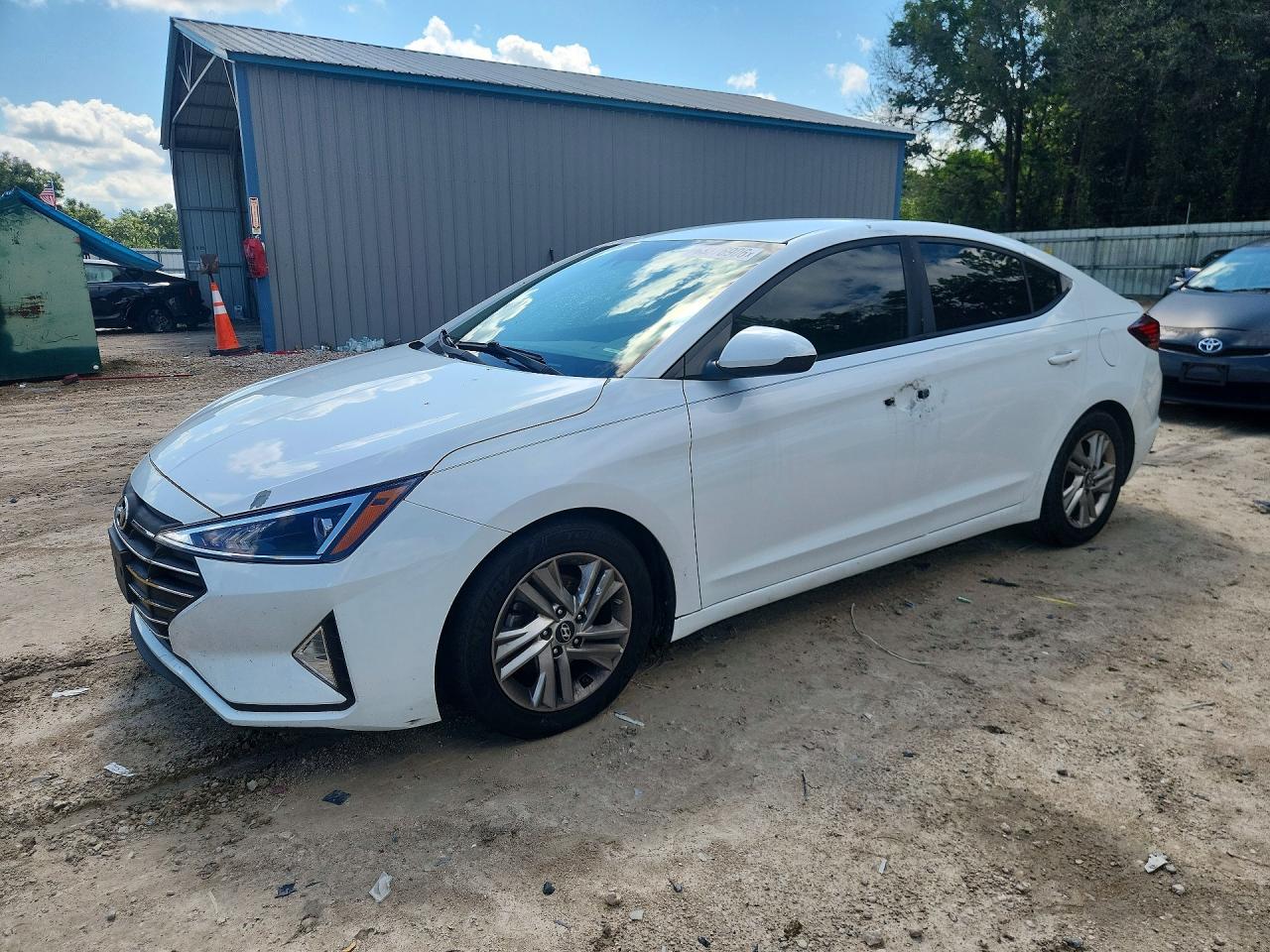 Photo of the 2019 HYUNDAI ELANTRA SEL