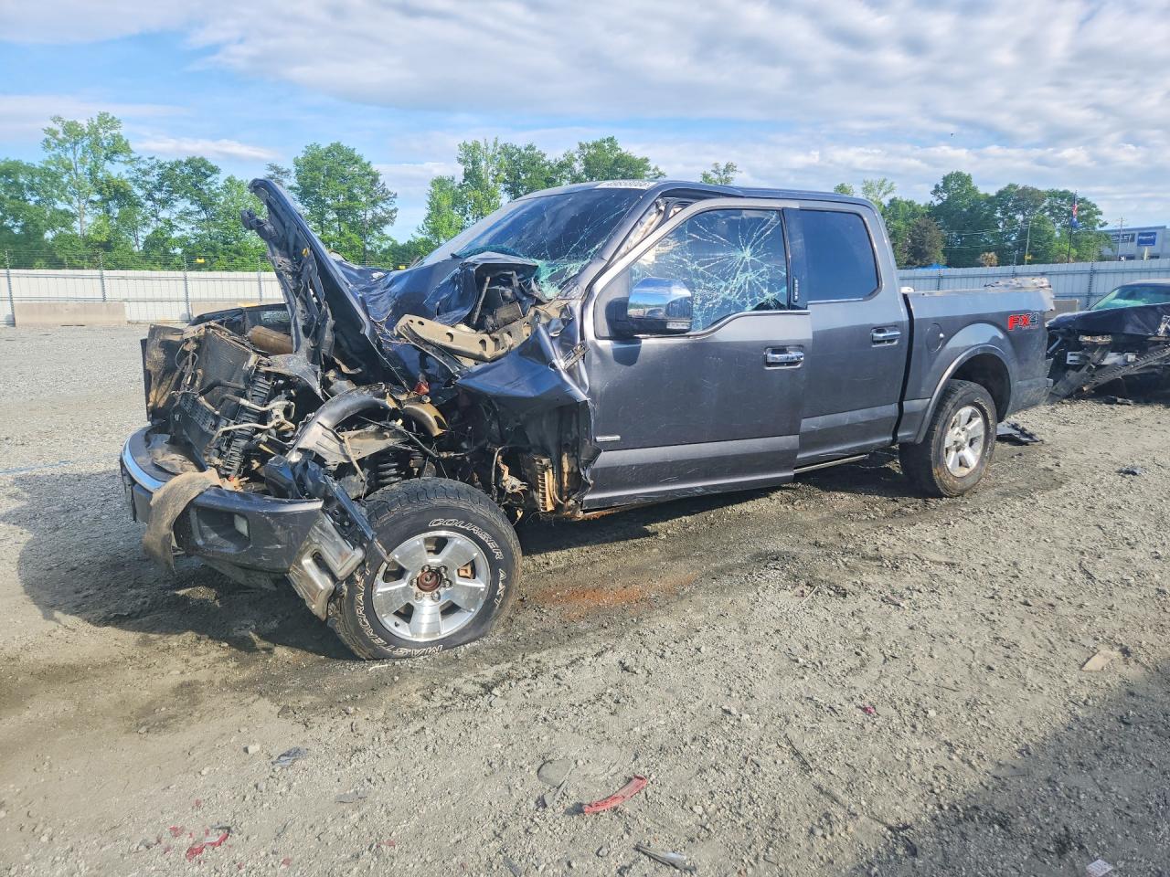 Photo of the 2015 FORD F150 SUPERCREW