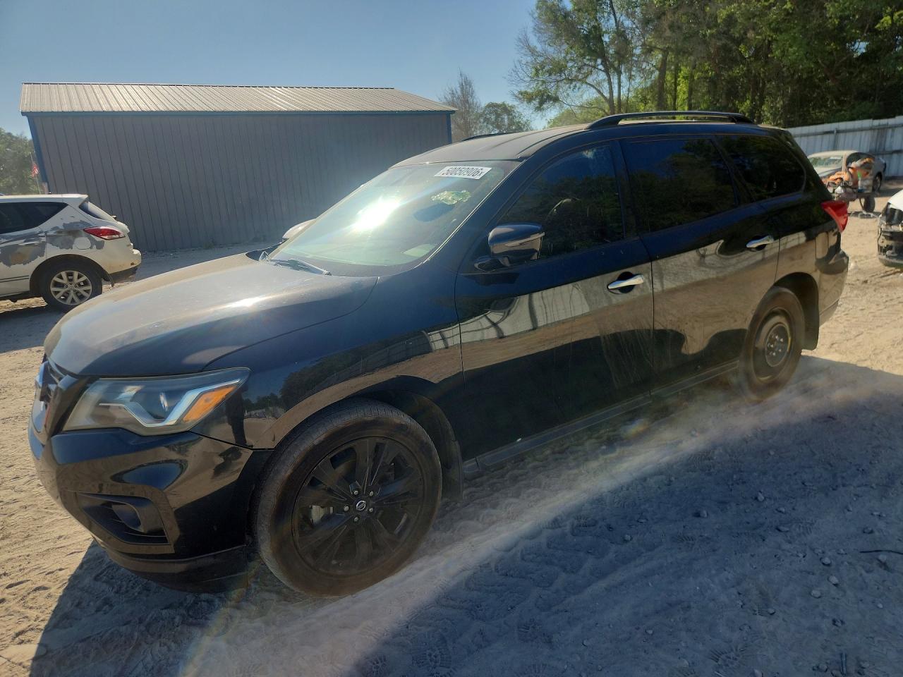 Photo of the 2018 NISSAN PATHFINDER SL