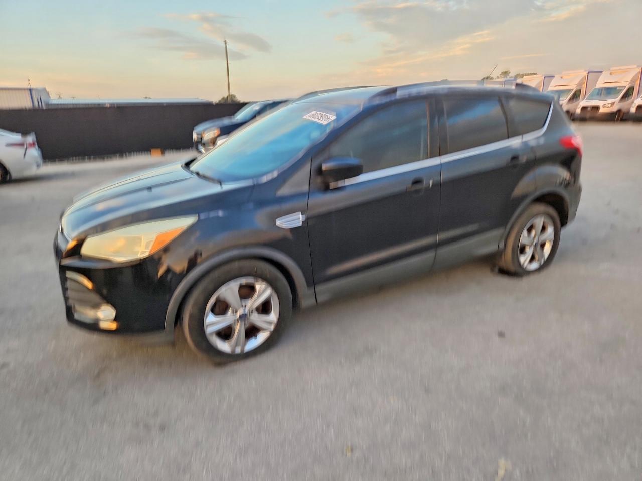 Photo of the 2015 FORD ESCAPE SE