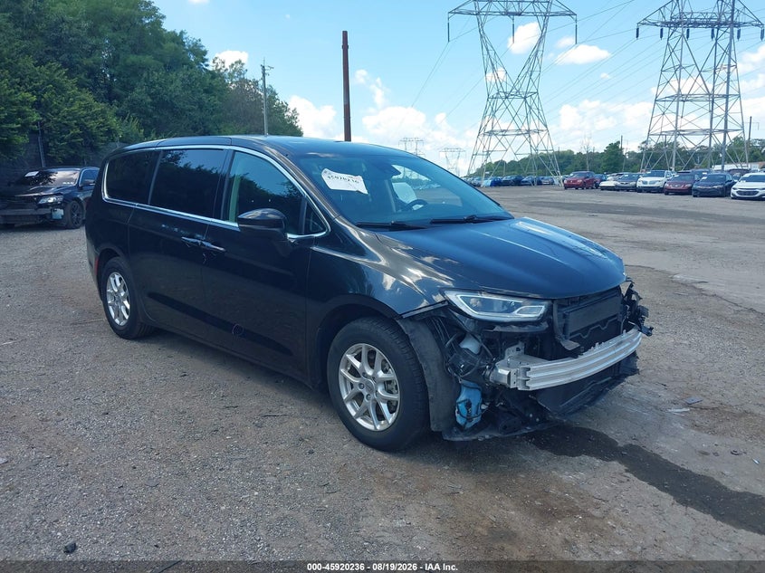 Photo of the 2023 CHRYSLER PACIFICA TOURING L