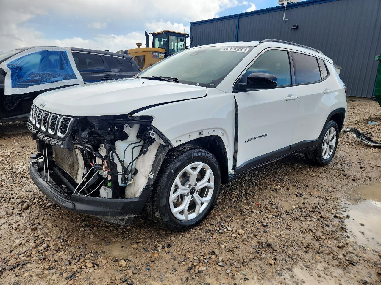 Photo of the 2025 JEEP COMPASS LATITUDE